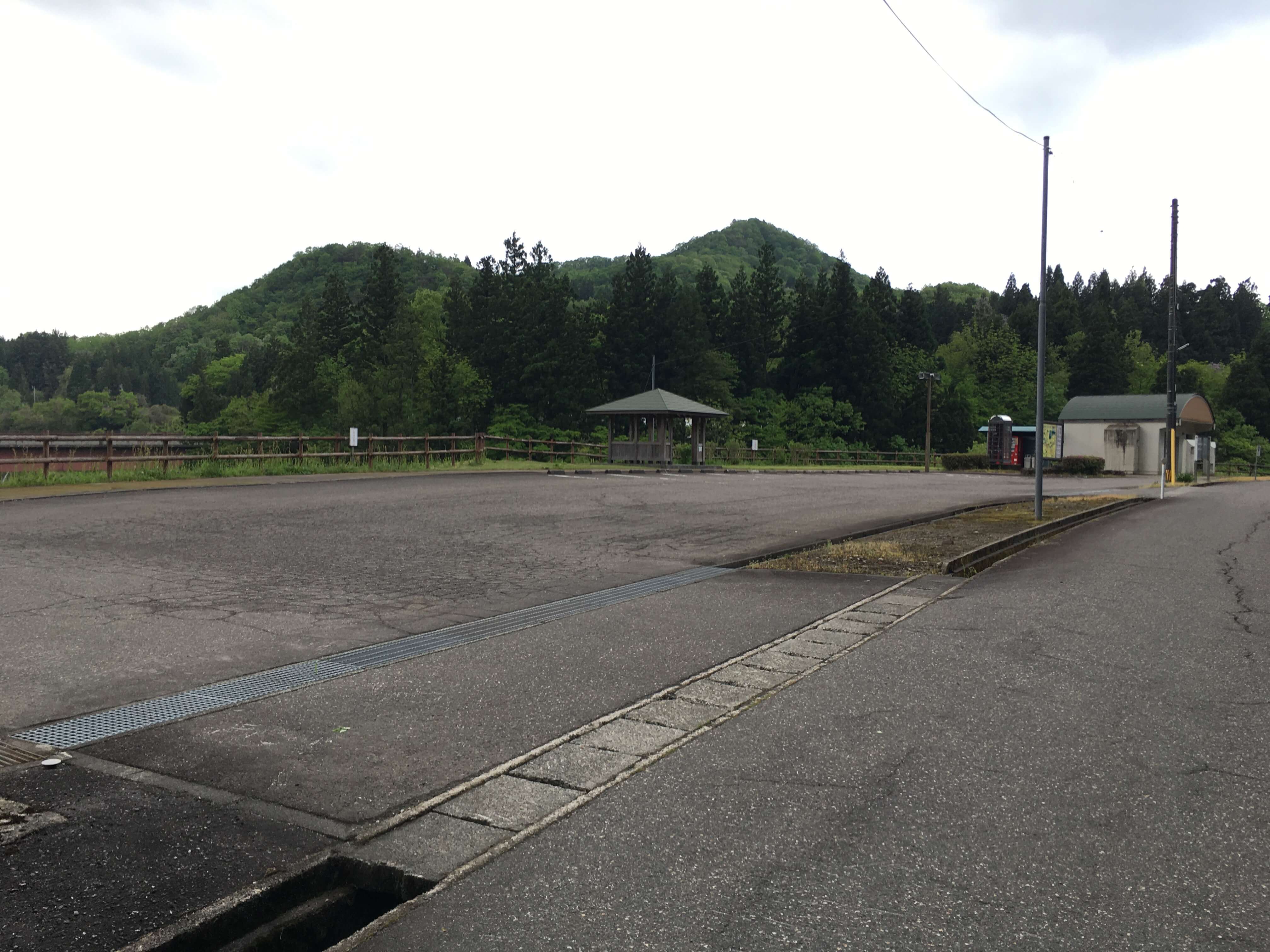 袴腰山